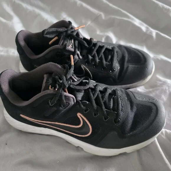 Nike womens softball turf cleat size 7 - Picture 2 of 5